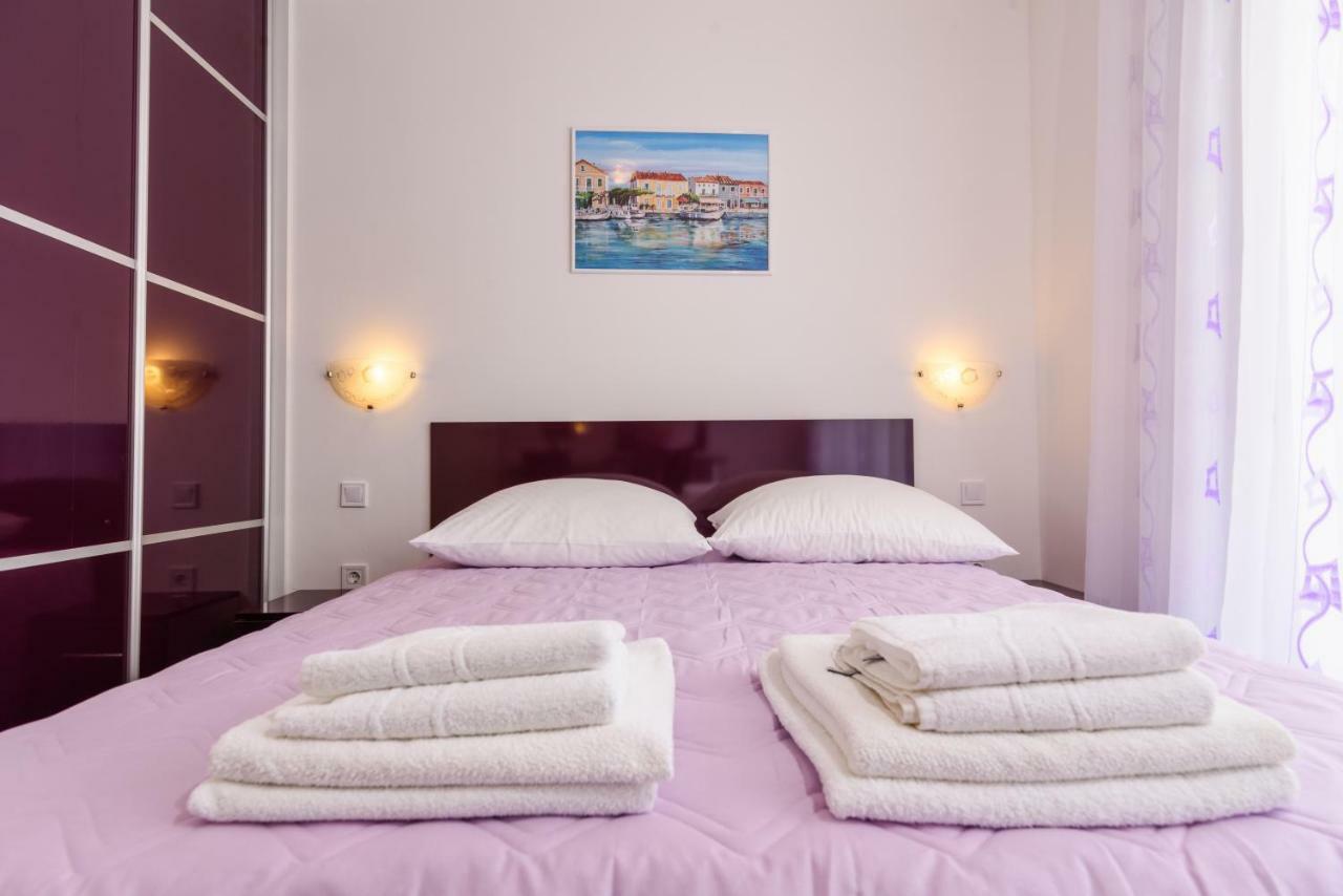 Apartments Mijo Trogir Eksteriør billede